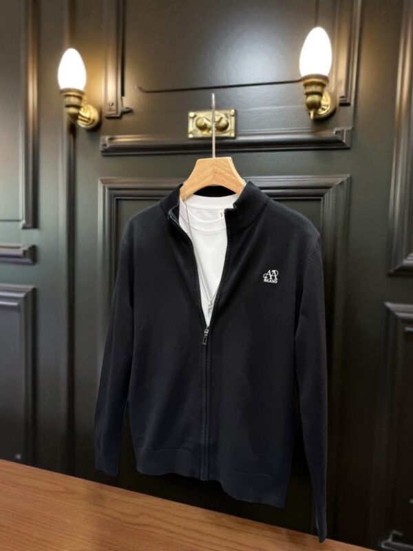 WhatsApp Image 2025-10-18 at 1.37.56 AM Men’s Zip-Up Knit Jacket – Minimal Style Black