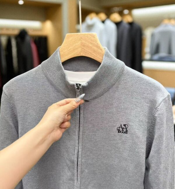 WhatsApp Image 2025-10-19 at 2.51.30 AM (2) Women’s Zip-Up Knit Jacket – Minimal Style Gray